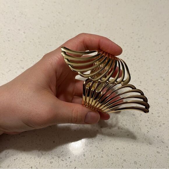 Simple Wing Style Bracelet For Summer - Picture 6 of 15